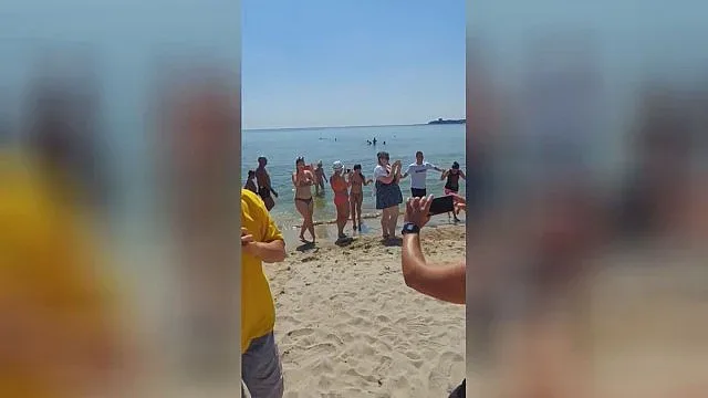 Хоро на плажа стана хит в мрежата /ВИДЕО/