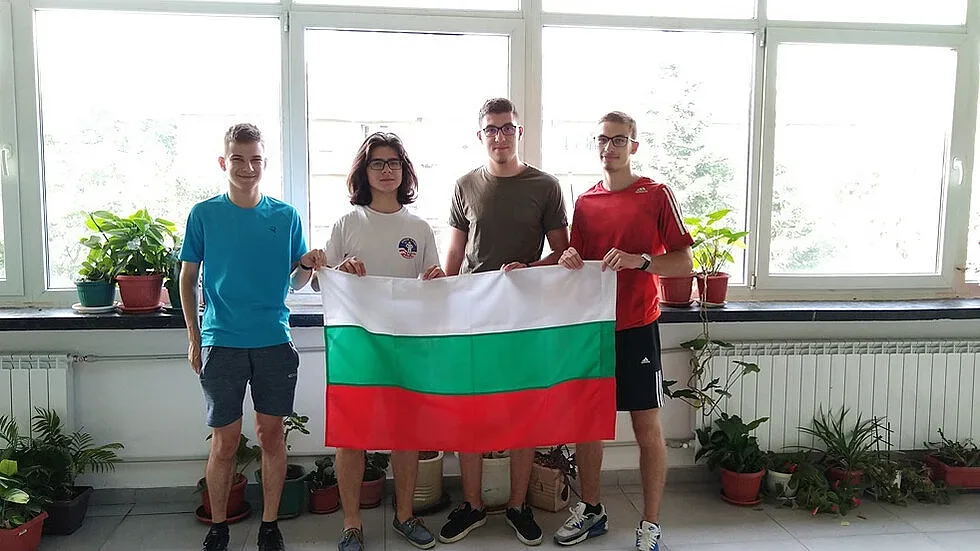 Браво! Момчетата ни прибраха 4 медала по химия в Япония