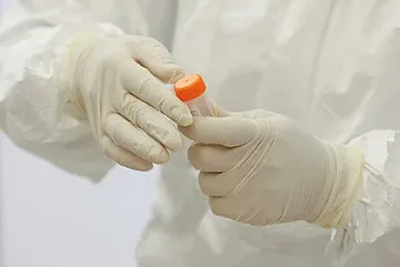 Швейцарски лекар: Ковид съществува от 8 години