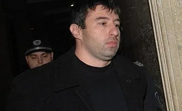 Аверите на Хамстера оцелели, защото изпаднали от джипа