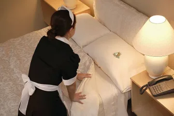 Два Ковид хотела заработиха на морето