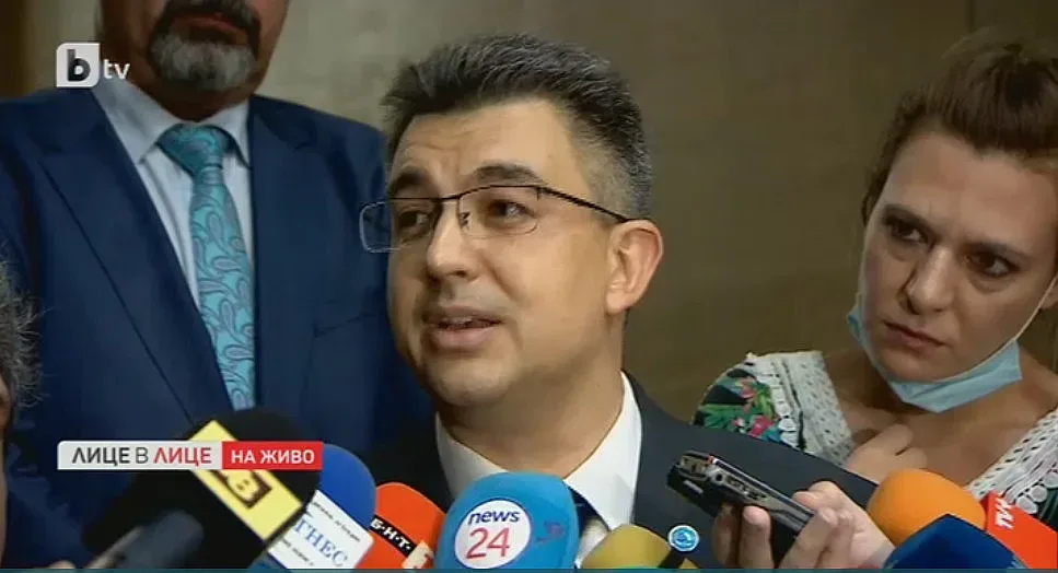 Пламен Николов с 5 приоритета