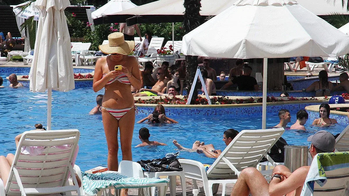 Не пуснаха турско семейство в басейн у нас. Реакцията