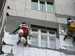 Уличиха 30 фирми за нарушения при санирането