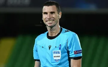 Наш рефер свири три дузпи за един отбор в Токио