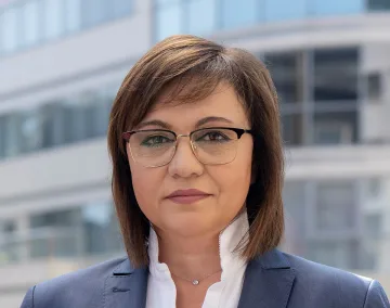 Нинова иска споразумение със Слави срещу подкрепа