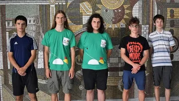 Браво, момчета! 5 медала от олимпиадата по физика