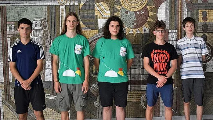 Браво, момчета! 5 медала от олимпиадата по физика