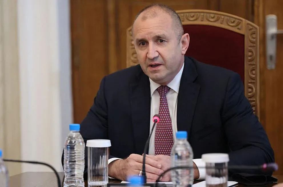Срещите при Радев: 10 знака, нова формула и първи 3 задачи
