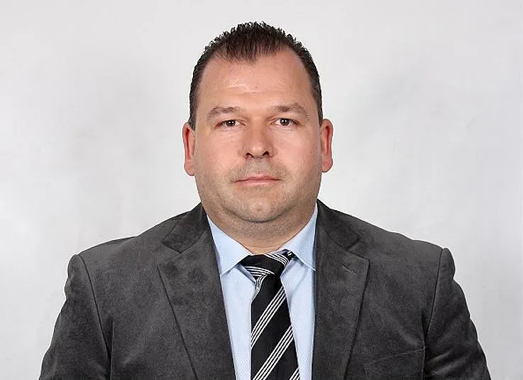 Николай Велчев: Масово се отнемат и продават сгради от училища