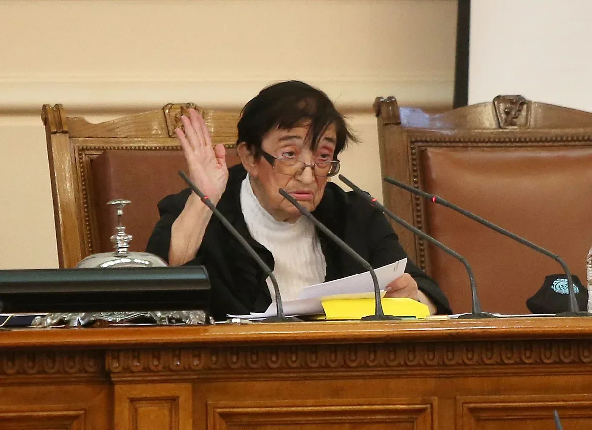 Зайкова: Много искам да има правителство, народът няма да чака