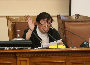 Зайкова: Много искам да има правителство, народът няма да чака