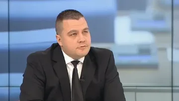 Балабанов попари "Цочо" от "Възраждане". Изобличи грешката му
