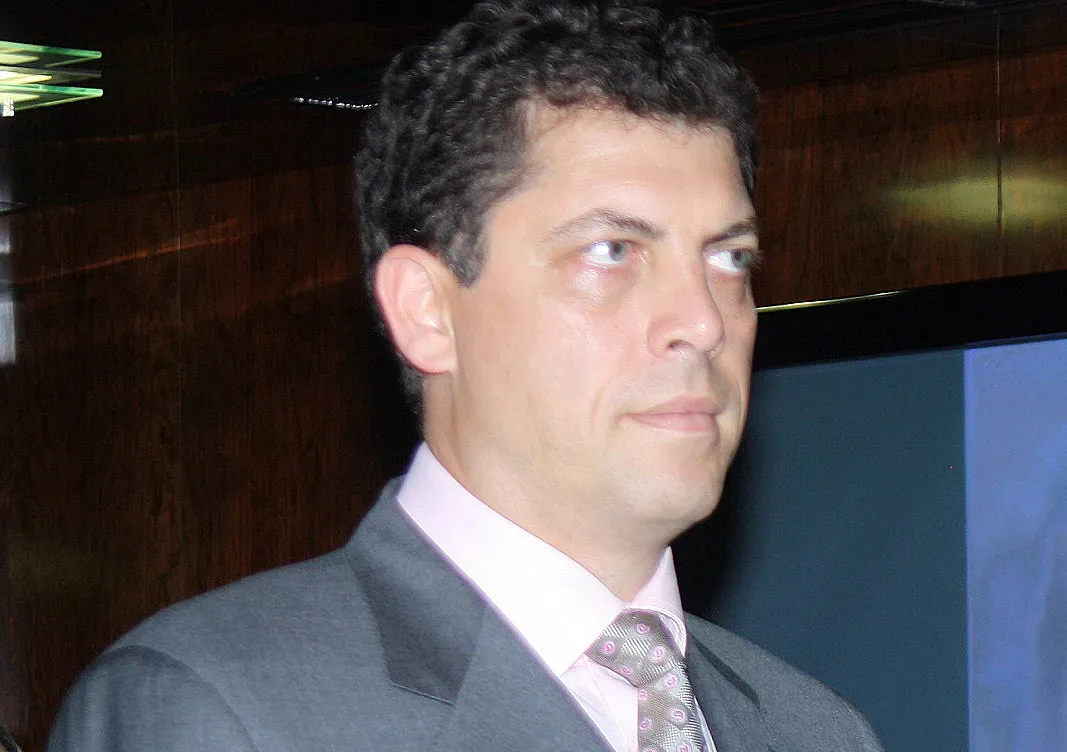 Велчев: Николай Василев може да устоява на изкушенията на властта