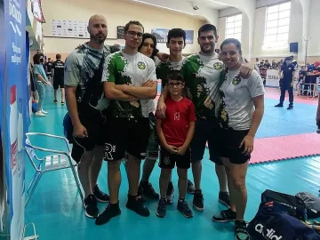 Шест медала за „Хоук-Банско” на турнир по кик-бокс