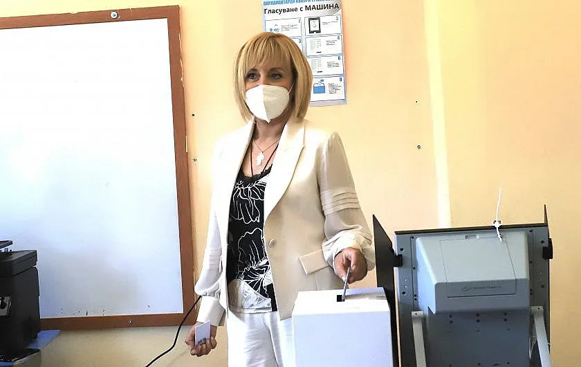 Манолова: Гласувах за обикновените хора