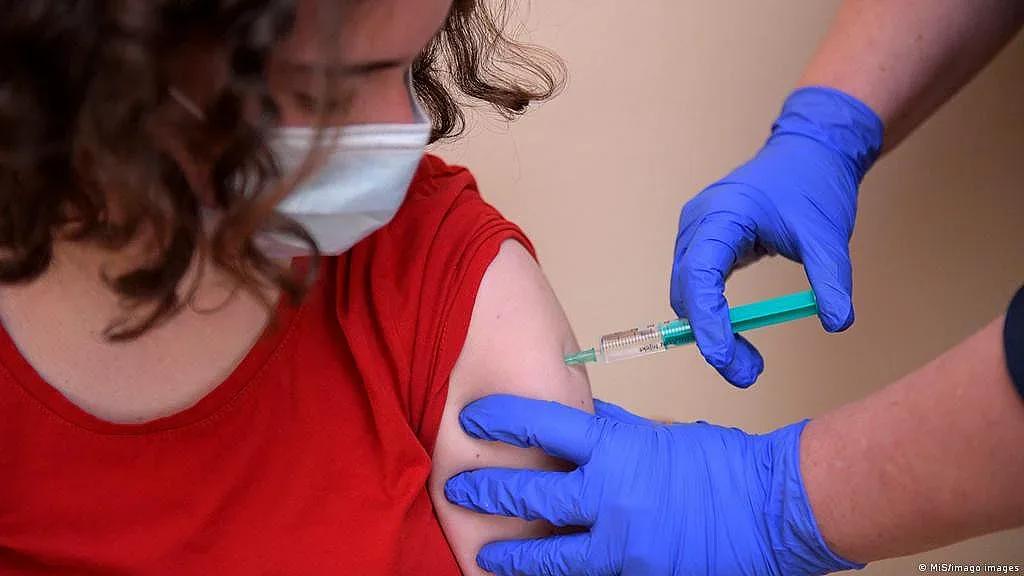 Пускат бонус от 300 лева за ваксина?