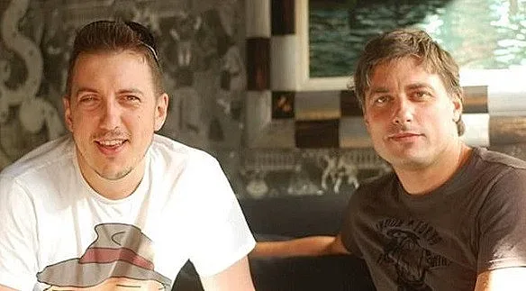 Братът на Карамазов върти торти за Кейт