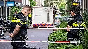 Трима в ареста след стрелбата по журналист в Амстердам