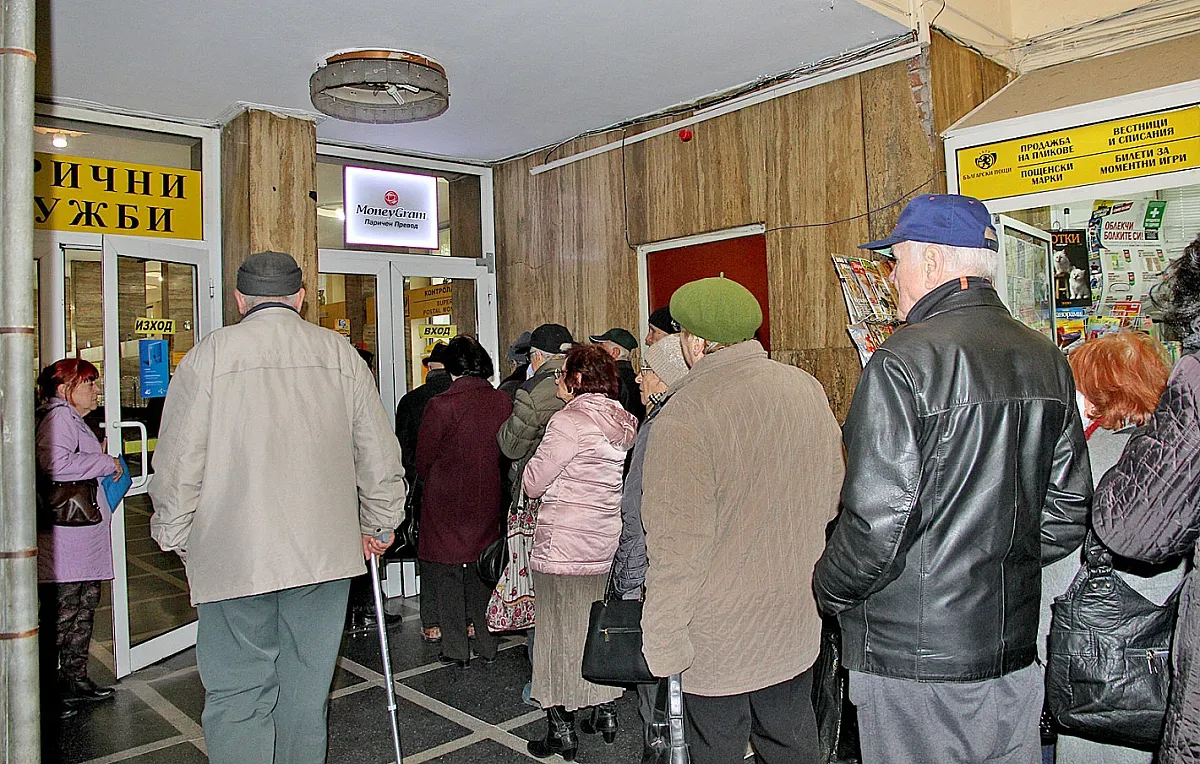 803 000 българи с мизерни пенсии. Има ли изход?