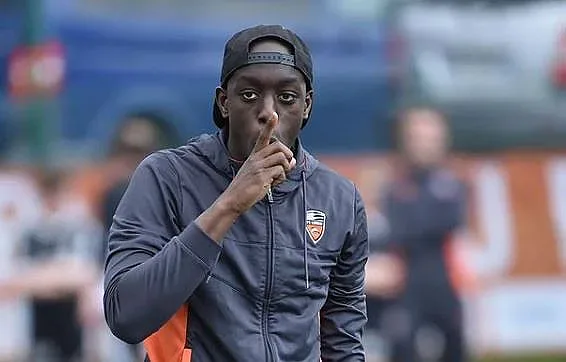 Ужас. Обезобразиха с киселина играч от френския елит