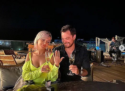 Поли Генова с изповед за щастието – второ бебе и годежен пръстен