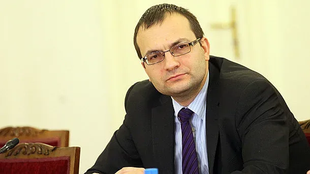 Демократична България каза кой е тестът за Бойко Рашков