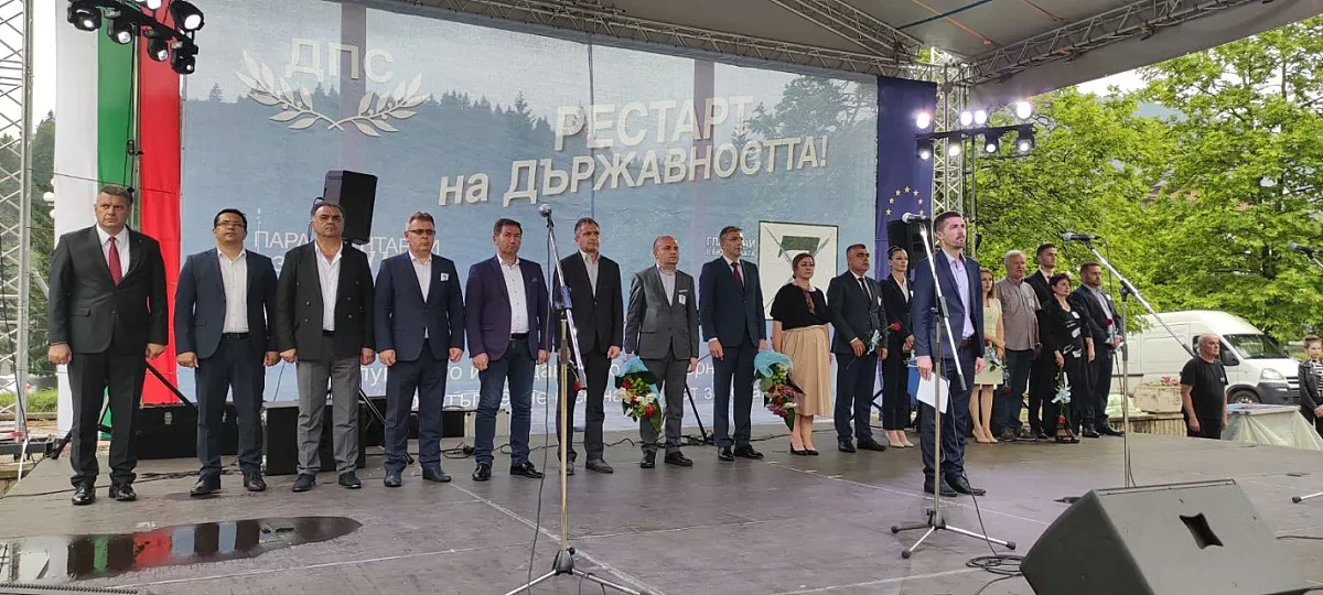 Карадайъ: Липсата на програма води до модела "стани да седна"