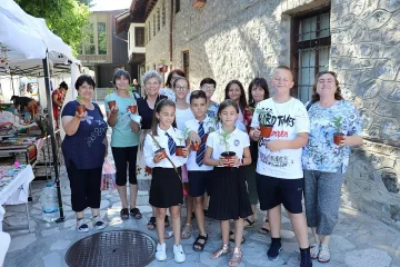 Община Банско празнува Деня на цветята