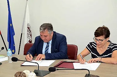 Ректорите на ТрУ и ХТМУ подписаха споразумение за сътрудничество