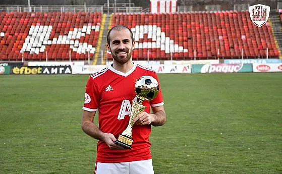 ЦСКА забогатя от капитана си