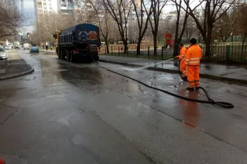 Спасение в жегата: Охлаждат булеварди, раздават вода