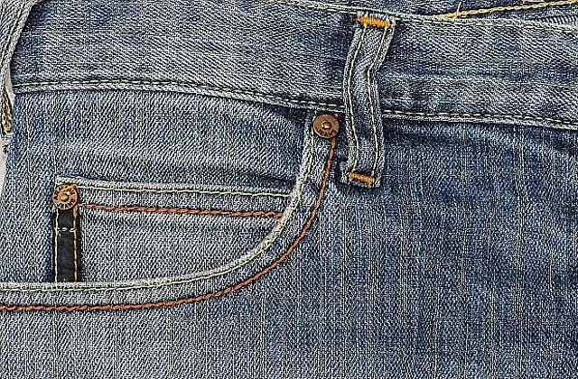 Дънките имат пети джоб. Знаете ли защо?