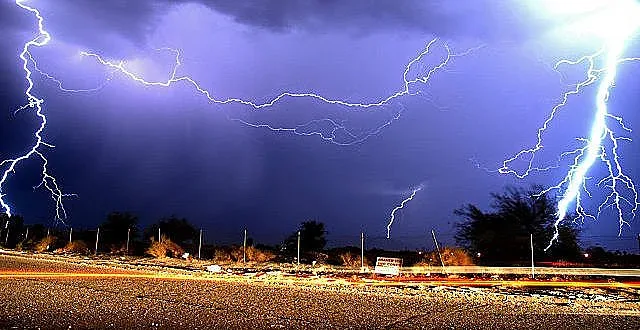 Днес ще е горещо, но пак ще гърми и трещи