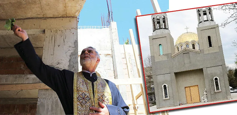 Три камбани ще звъннат  в новия храм в Разград