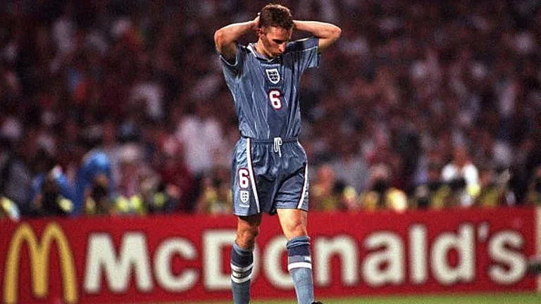 25-годишният кошмар на Саутгейт/СНИМКИ/