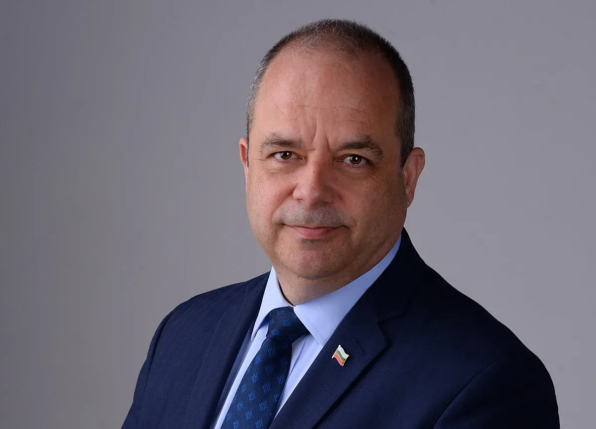 Иван Анчев: Повече изборни секции в чужбина - по-интересен вот