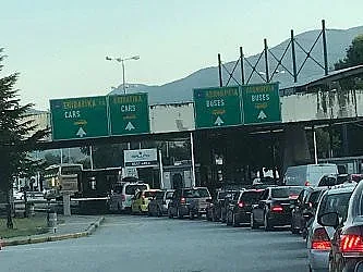 Опозицията в Гърция иска отваряне на още ГКПП-та