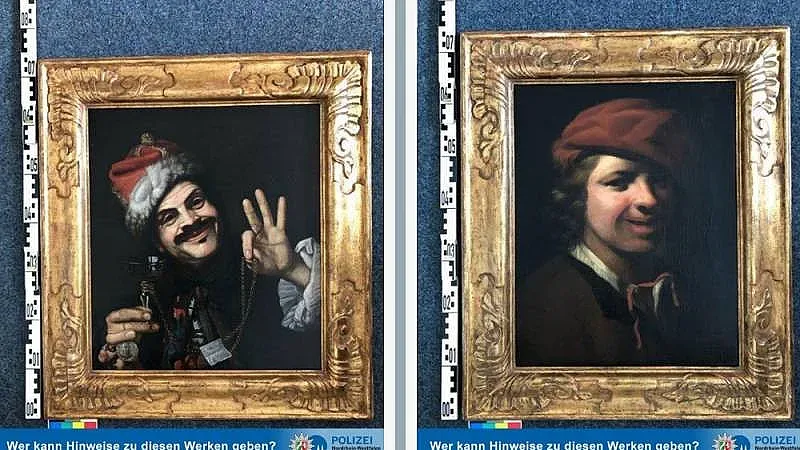 Мъж намери картини на 350 години в кофа за боклук