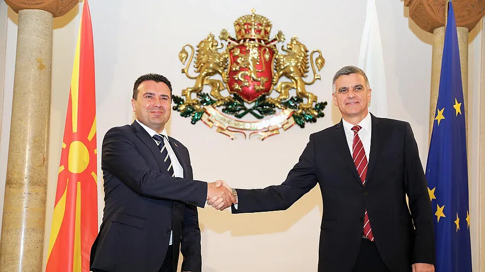 Янев към Заев: Да изчистим нещата между нас