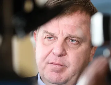 Каракачанов: Радев и Янев да са твърди за Скопие