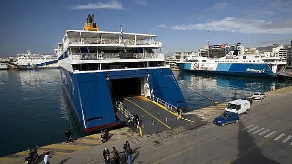 Отново стачка в Гърция, фериботите спират