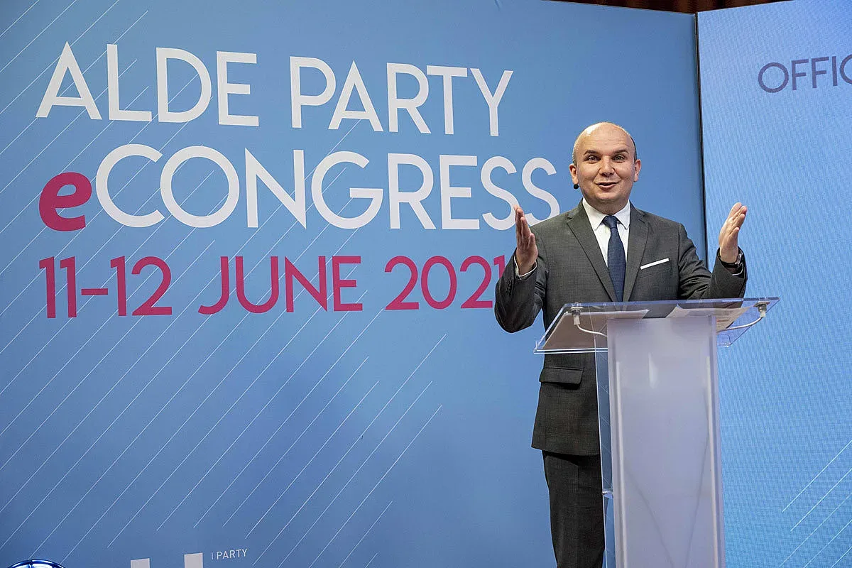 Илхан Кючюк президент на европейските либерали