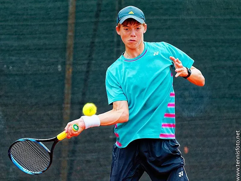 Българин на 1/4 финал на "Ролан Гарос"!