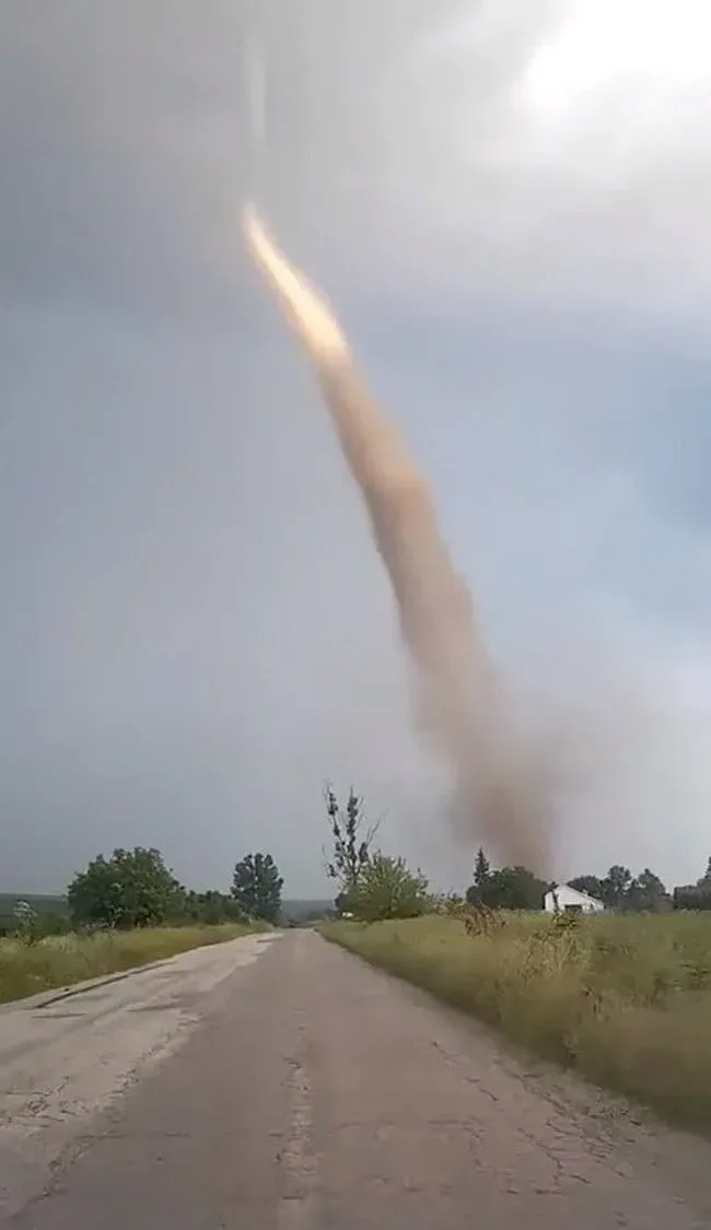 Торнадо вилня край монтанско село