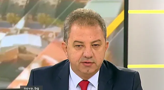 НФСБ: Жена на 75 г. може, Кантарджиев не може