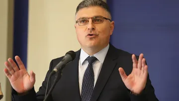 Министър: В отбраната поръчките са били без конкурс