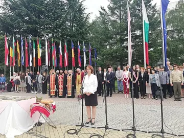 В Деня на Казанлък кметът отличи ярки личности за принос към града