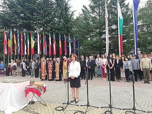 В Деня на Казанлък кметът отличи ярки личности за принос към града