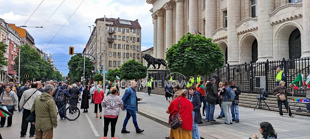 Пак протест пред Съдебната палата
